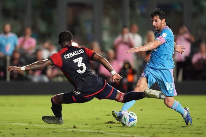 Allende, Alba and Messi help Miami beat Revolution 4