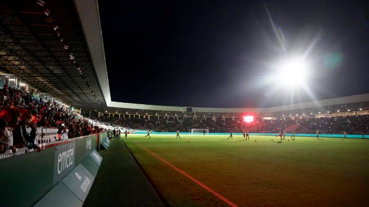 A Malata, ¿Piensa alguien en dotar a Ferrol de un estadio del siglo XXI?