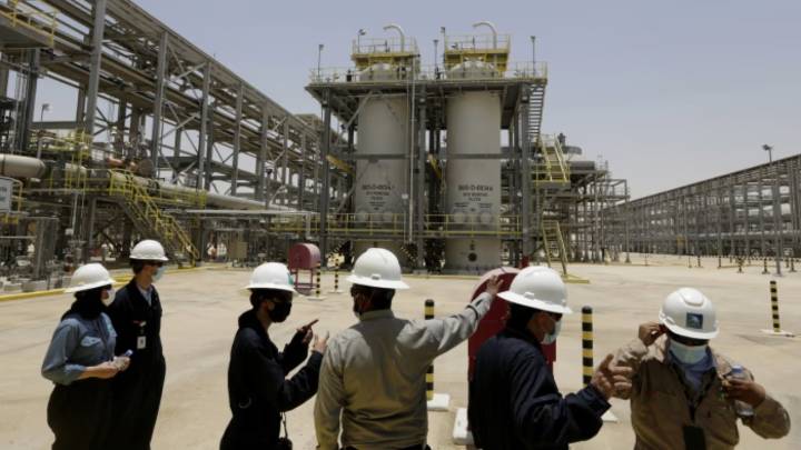 Saudi Arabia ends 50-year Kafala system in landmark labour reform for migrants