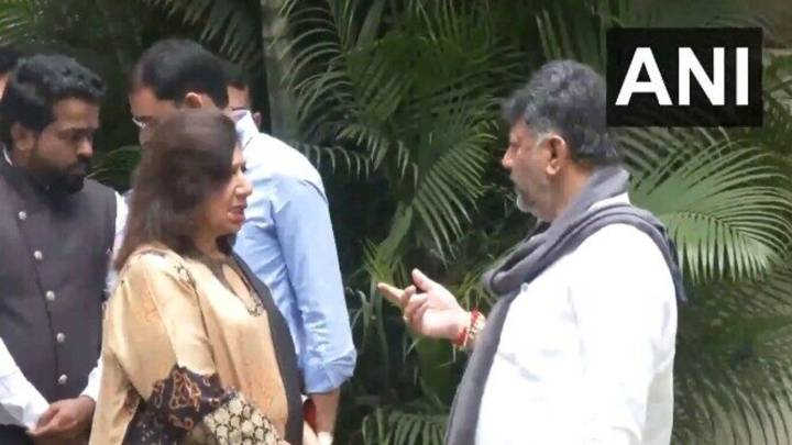 Kiran Mazumdar-Shaw meets DK Shivakumar, extends Diwali wishes