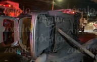 Aparatosa volcadura provoca cuantiosos daños materiales en la Bellavista
