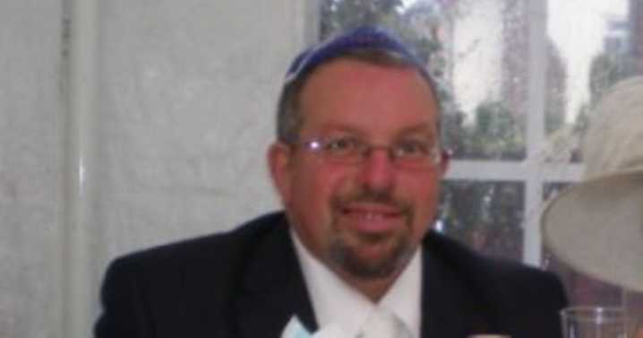 Hundreds attend funeral for synagogue attack victim Melvin Cravitz
