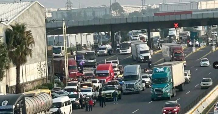 ¡Atención transportistas! SICT autoriza permiso provisional para circular sin placas ni engomado por 180 días