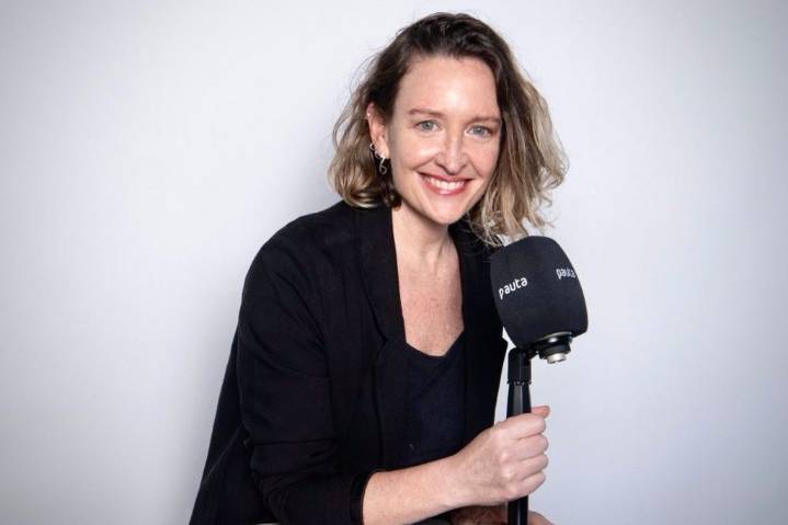 Bárbara Espejo y el arte de escribir despacio: el regreso de las cartas a Radio Pauta