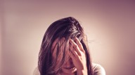 Tras un análisis, científicos encontraron que las mujeres son más vulnerables a la depresión que los hombres