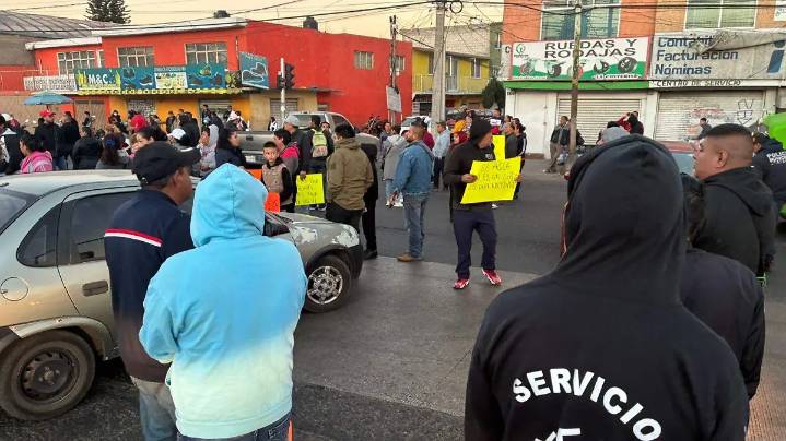 Piperos vuelven a bloquear vialidades del Valle de México por cierre de pozos