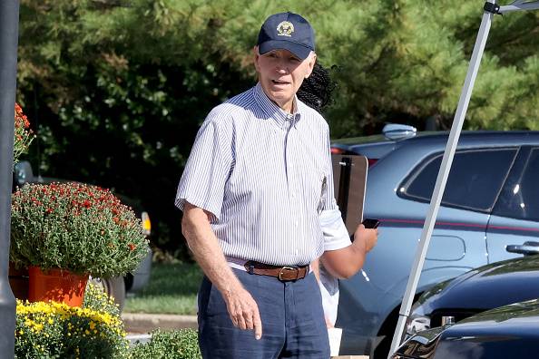 Former President Biden rings the bell after radiation treatment