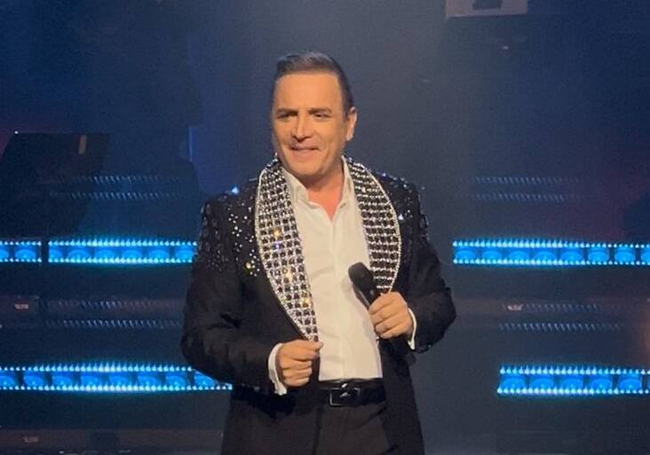 Rodeado de amigos: Luis Jara gozó su primera vez en el Teatro Municipal