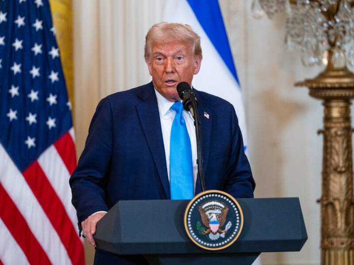 Trump eleva la tensión comercial: anuncia aranceles del 100 % a China, suspende la cumbre con Xi Jinping.