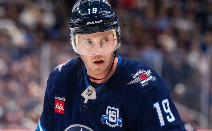 Jonathan Toews makes bold admission on Connor Bedard’s Blackhawks ahead of first meeting with Jets