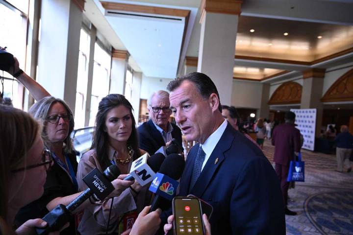 Rep. Tom Suozzi backs Andrew Cuomo for NYC mayor, snubbing Democratic party nominee Mamdani