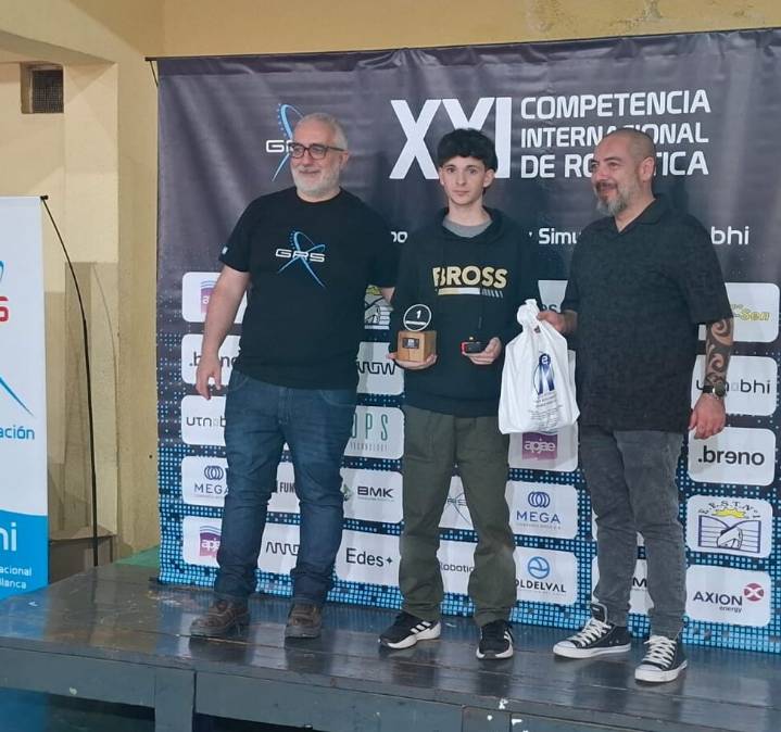El ayacuchense Diego Juárez se consagró campeón zonal de la Liga de Robótica