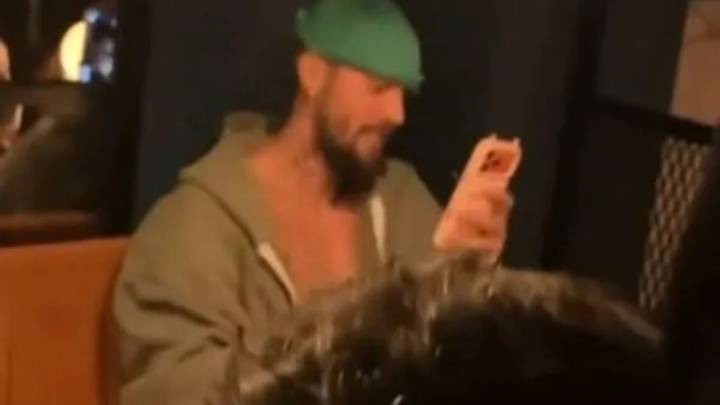 Fans stunned as they spot Justin Bieber getting a round in at tiny Scottish pub