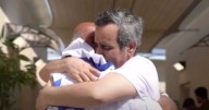 Las primeras imágenes de los rehenes israelíes liberados por Hamas