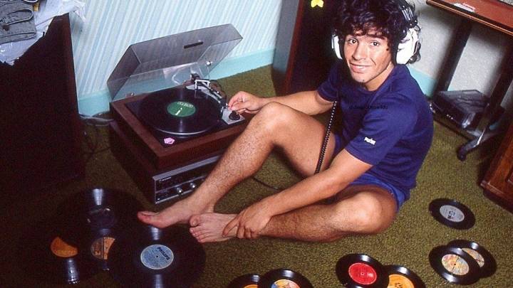 Diego Maradona cumpliría 65 años: 10 canciones para recordarlo