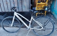 Sufre lesiones ciclista al impactarse contra automóvil en Acuña