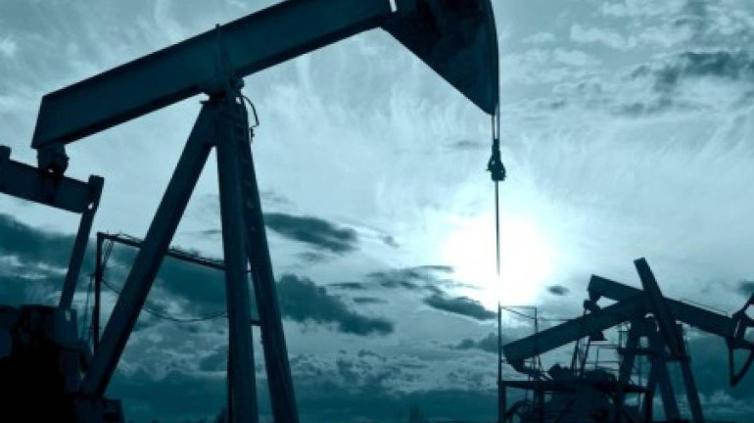 Empieza subida al precio del petróleo por sanciones de EU a Rusia