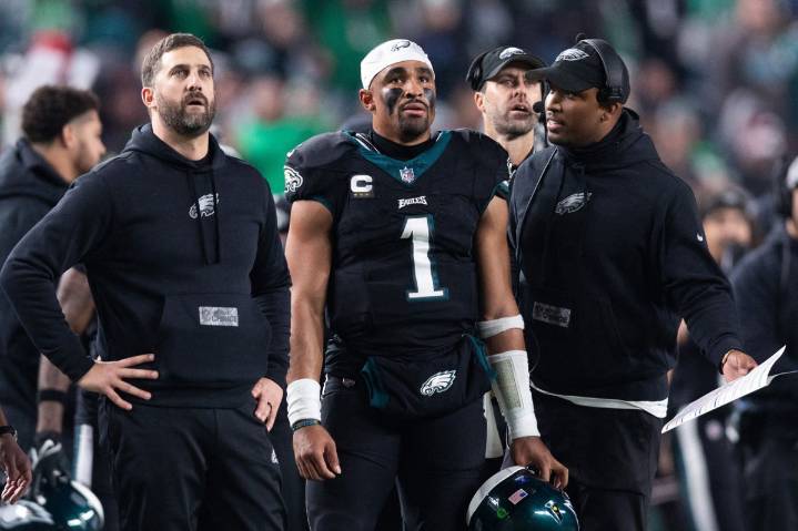 Eagles Lose Possible Za’Darius Smith Replacement to Commanders After Failing to Sign Him Commanders snatch Eagles’ target after Za'Darius Smith’s retirement, deepening Philly’s pass rush troubles. Wha