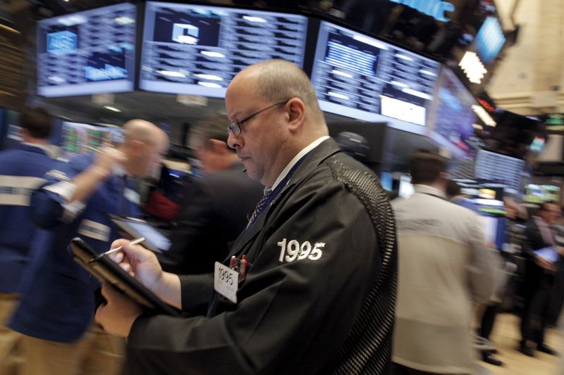 Trading Day: Tech pAIn trade, Trump