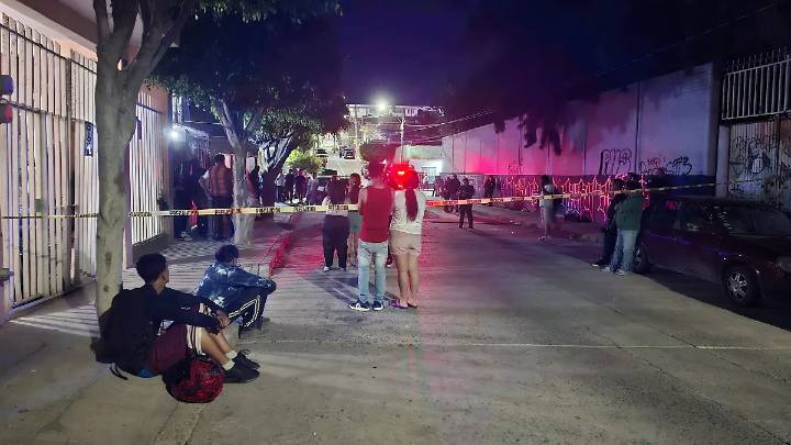 Asesinan a “El Pipa” y lesionan a su esposa en la colonia España, en León