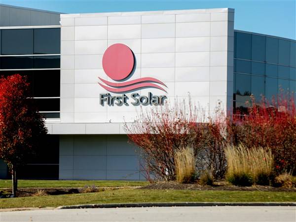 Employee dies at Perrysburg First Solar facility, company says