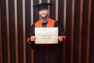 Nicky Jam recibe título Honoris Causa.