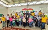 Realizan jornada de donación de bastones para adultos mayores en Bolívar