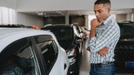 El consejo oculto de expertos que debe saber a la hora de comprar un coche en Estados Unidos si no quiere ser estafado