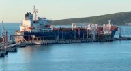 Dejaron ir buque detenido en Guaymas investigado por contener presunta metanfetamina líquida, afirma periodista
