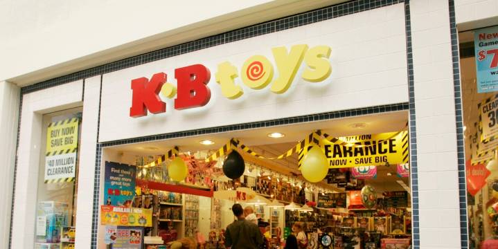 10 Retro Mall Stores You Probably Forgot Existed