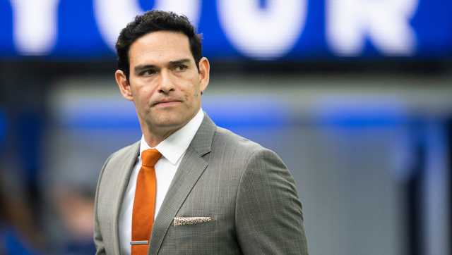 NFL analyst Mark Sanchez arrested while he was hospitalized with stab wounds