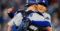 Yamamoto lanza 1er juego completo en Serie Mundial desde 2015 y Dodgers vencen a Azulejos