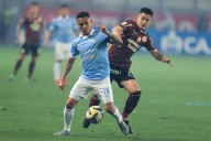 Universitario supera 1-0 a Cristal en el Estadio Nacional