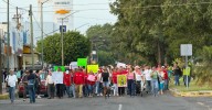 Marchan pescadores y ambientalistas en contra del nuevo puerto de Manzanillo