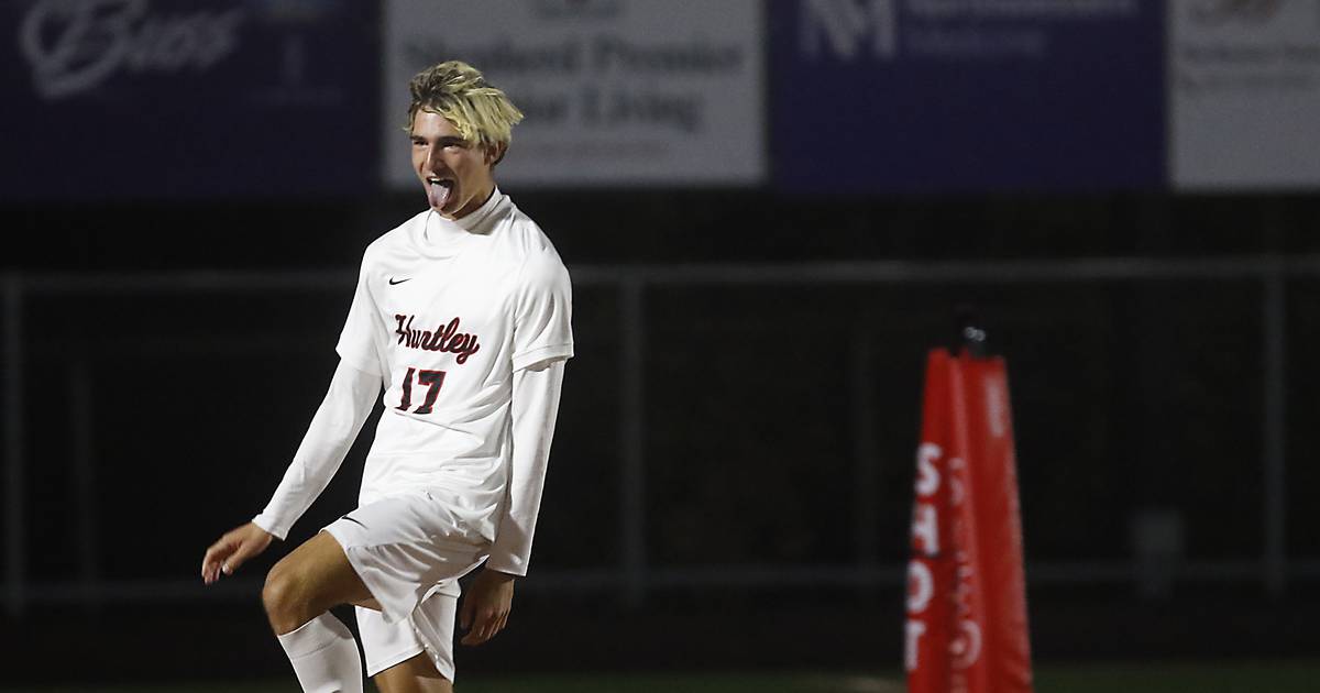 Huntley responds to beat McHenry, move closer to outright FVC title