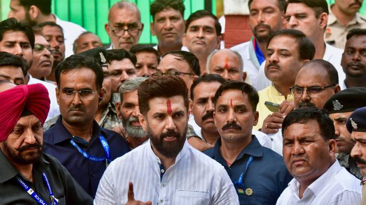 Bihar polls: Chirag Paswan major gainer in NDA ahead of last-minute talks; Mahagathbandan split over seat