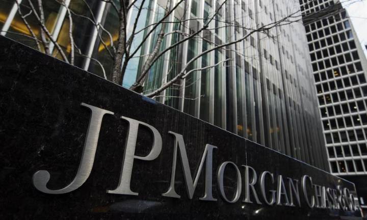 JP Morgan cambió sus previsiones para el riesgo país y el dólar tras el resultado de las elecciones