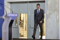 Sánchez intenta atajar las sospechas de financiación irregular en el PSOE reconociendo el cobro generalizado en efectivo antes de la declaración de Ábalos