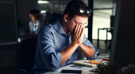 No respetar el reloj biológico trae consecuencias: el trabajo nocturno puede afectar tu sistema digestivo