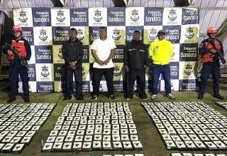 Esta es la embarcación que el presidente Petro anunció que fue interceptada en aguas del Pacífico