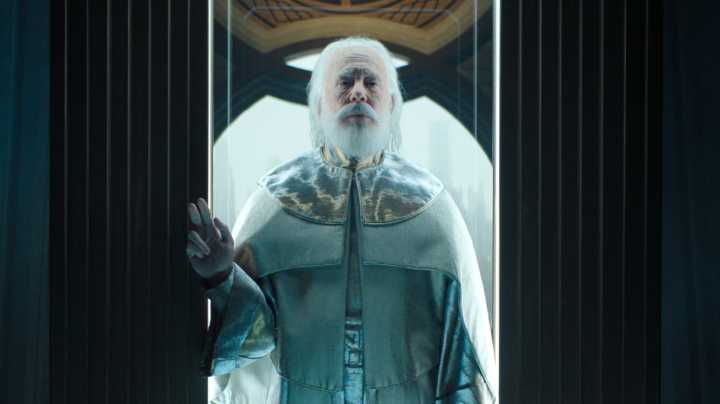 How Foundation's Emperor Cleon Differs From Isaac Asimov's Books