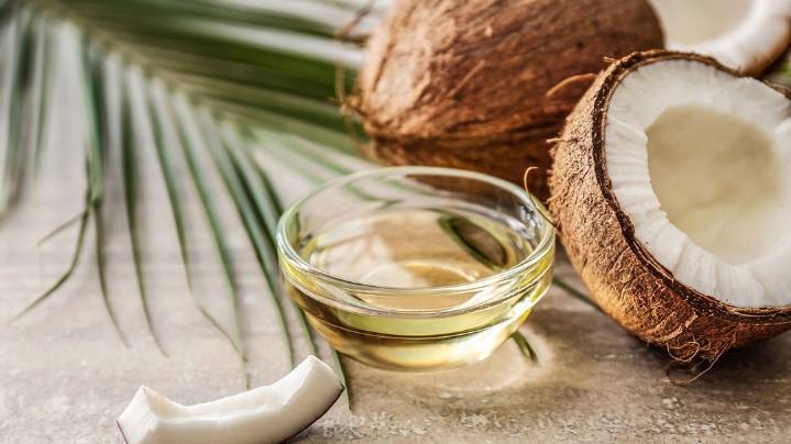 Say Goodbye to Dry Skin: How Natural Oils Are Changing Winter Skincare