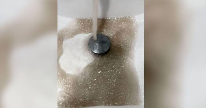 Vilamartín busca solución para la turbidez de la traída