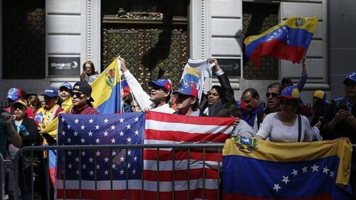 Piden programa de salida forzosa diferida para venezolanos en EEUU