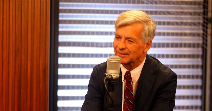 Desde la Redacción 1 de octubre: Harold Mayne-Nicholls, zoom al Presupuesto y debate de candidatos a la Cámara