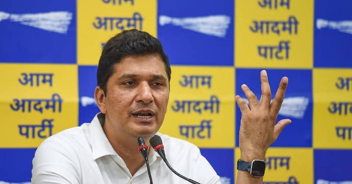Delhi AAP says 'fake' Yamuna ghat created with filtered water for PM