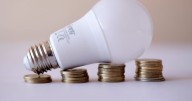 CNE detecta y corrige doble ajuste por inflación en tarifas eléctricas:  cuentas de luz bajarían en enero
