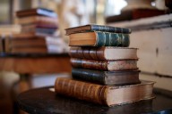 Dear Abby: My dad keeps bragging about great gift he gave me. Should I tell him I know it’s a lie?