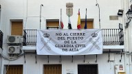 Alía recoge 1.500 firmas para evitar el cierre del puesto de la Guardia Civil: "El pueblo será un hervidero de delincuentes"
