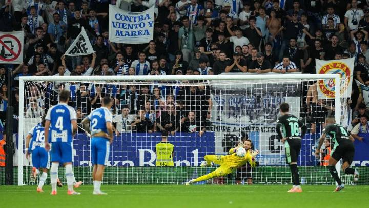 El Espanyol cae ante el Betis tras fallar Puado un penalti en el añadido
